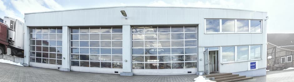 Verladung von Nutzfahrzeugen für den Export