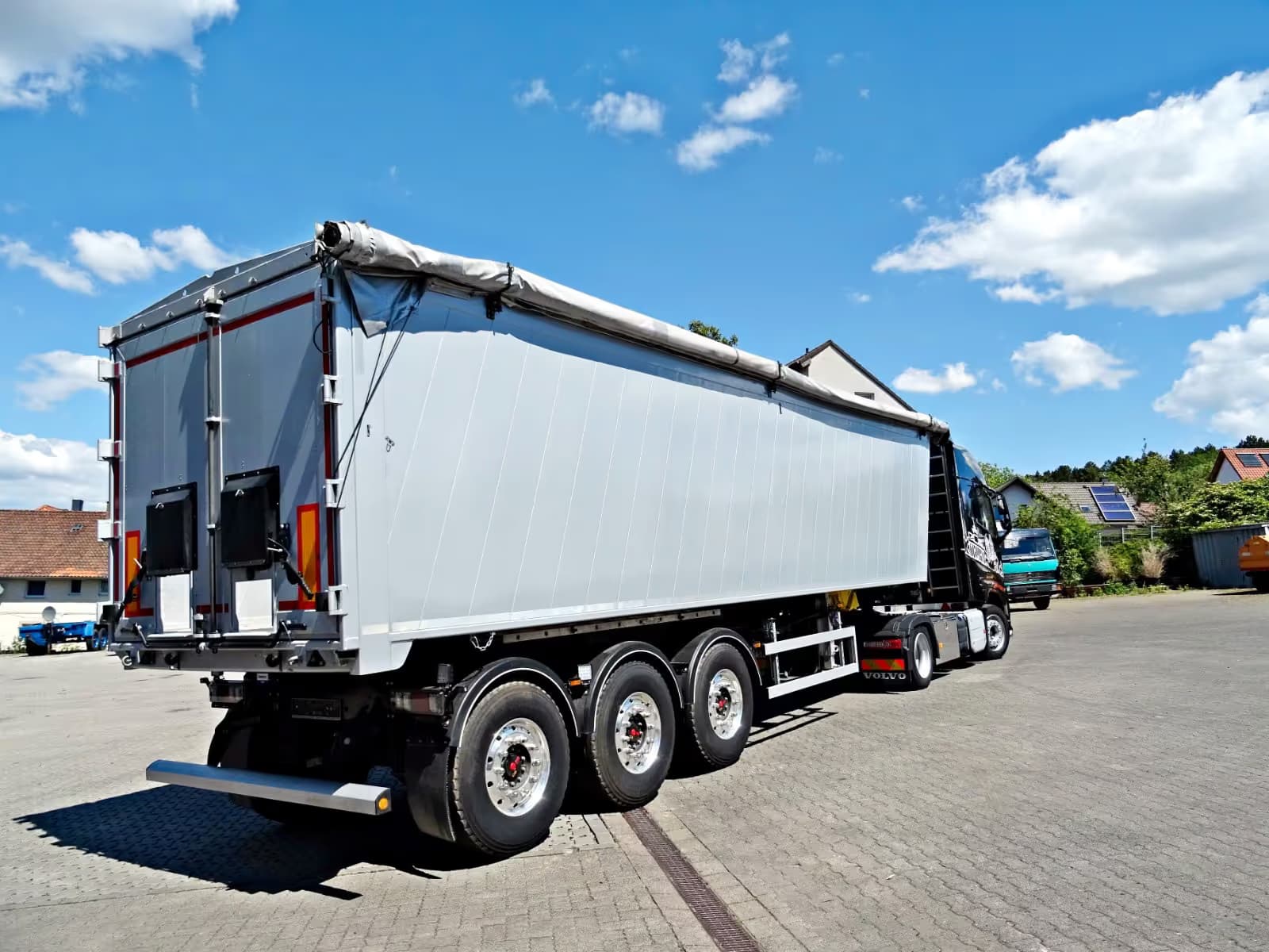 Langendorf 52m³ / Lg 5940 Kg / Vermietung 4