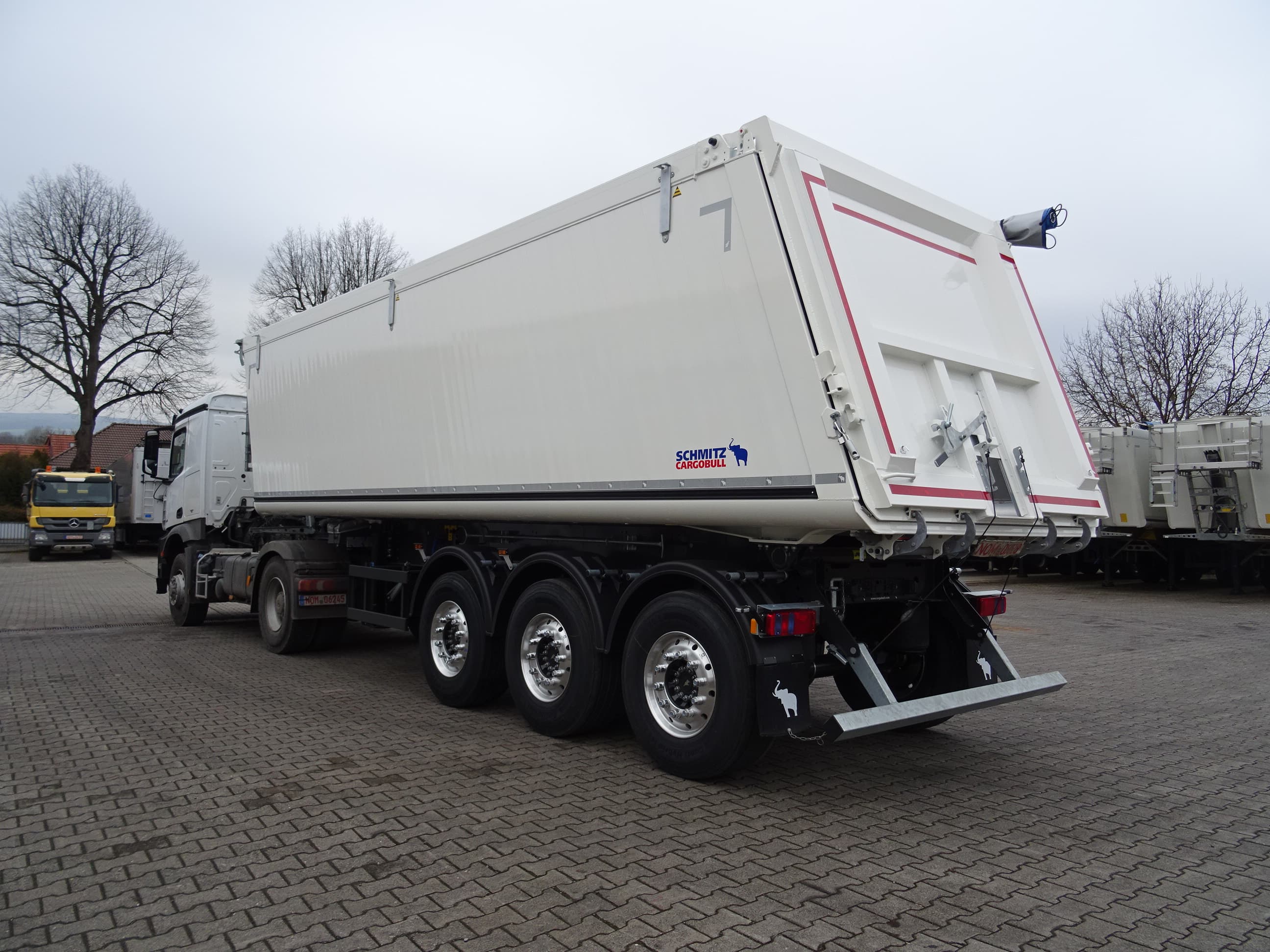 Schmitz Cargobull SKI 44 m³/Vermietung!