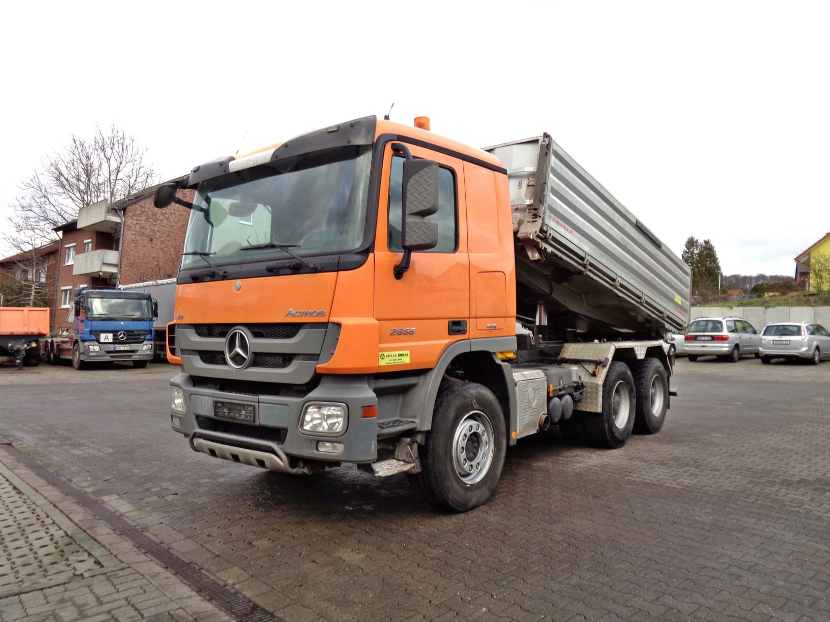 Orange Mercedes-Benz Actros V8 3-Seitenkipper\Vermietung