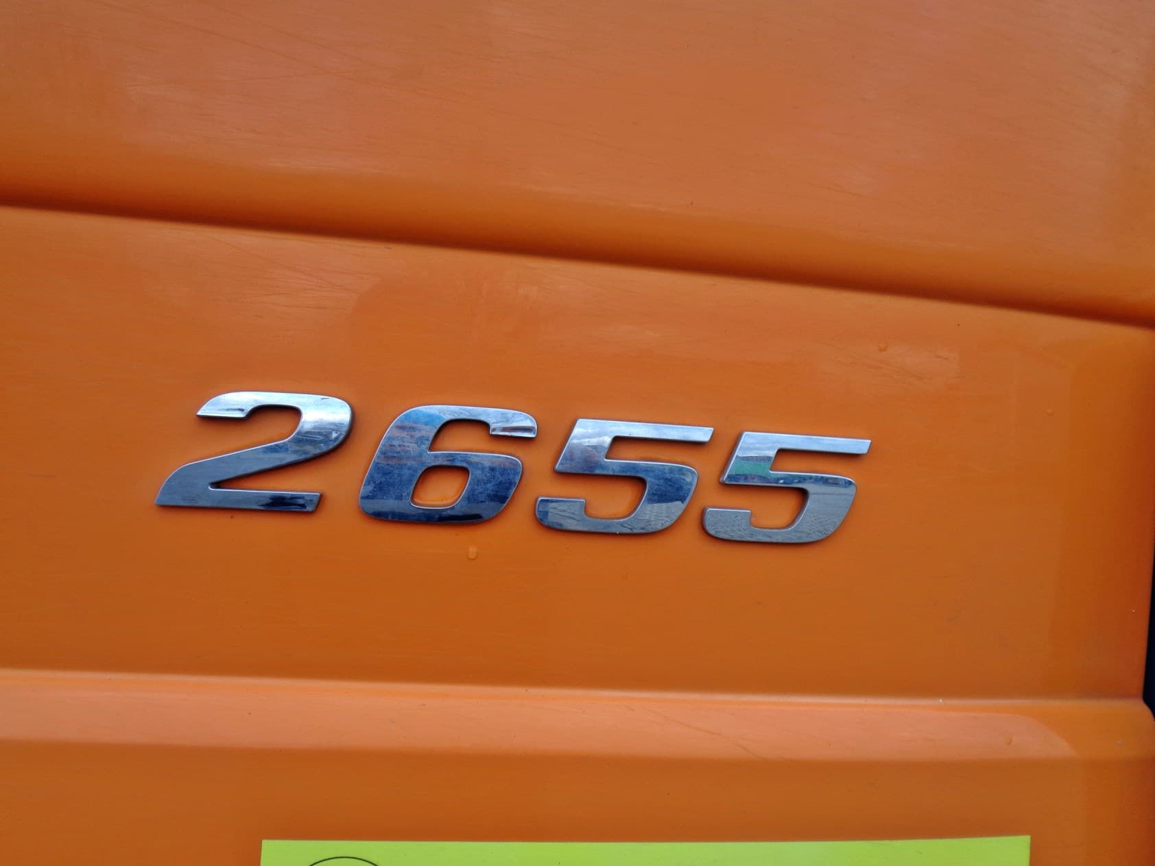 Orange Mercedes-Benz Actros V8 3-Seitenkipper\Vermietung 12