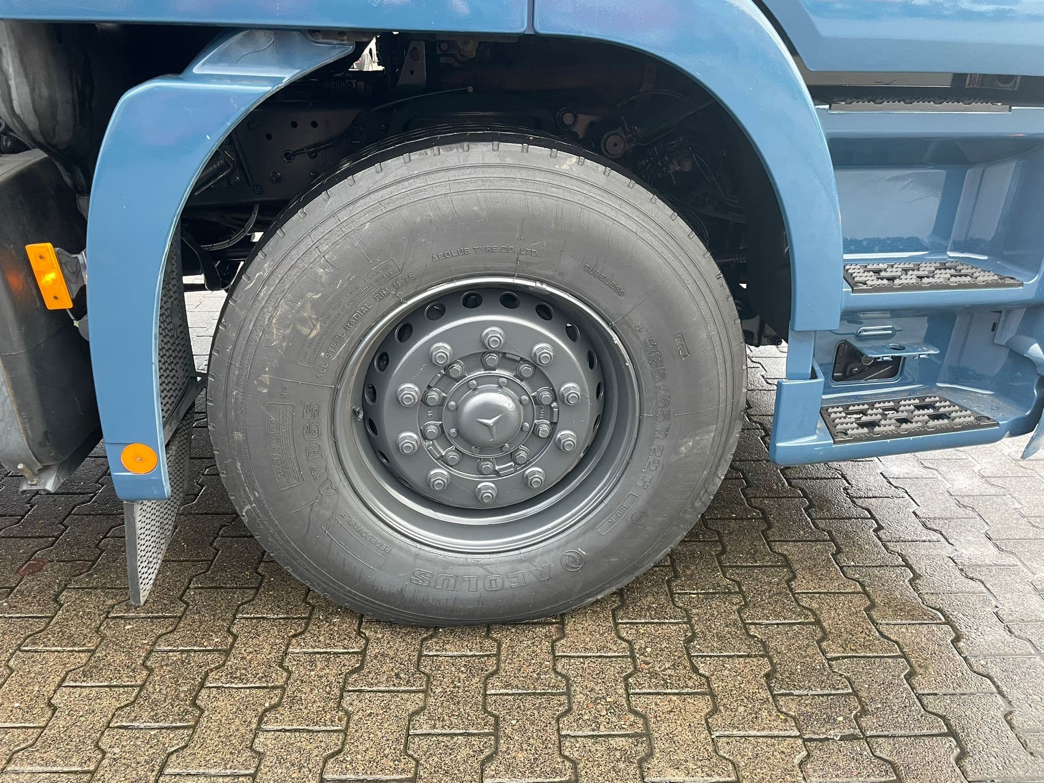 E46025 8