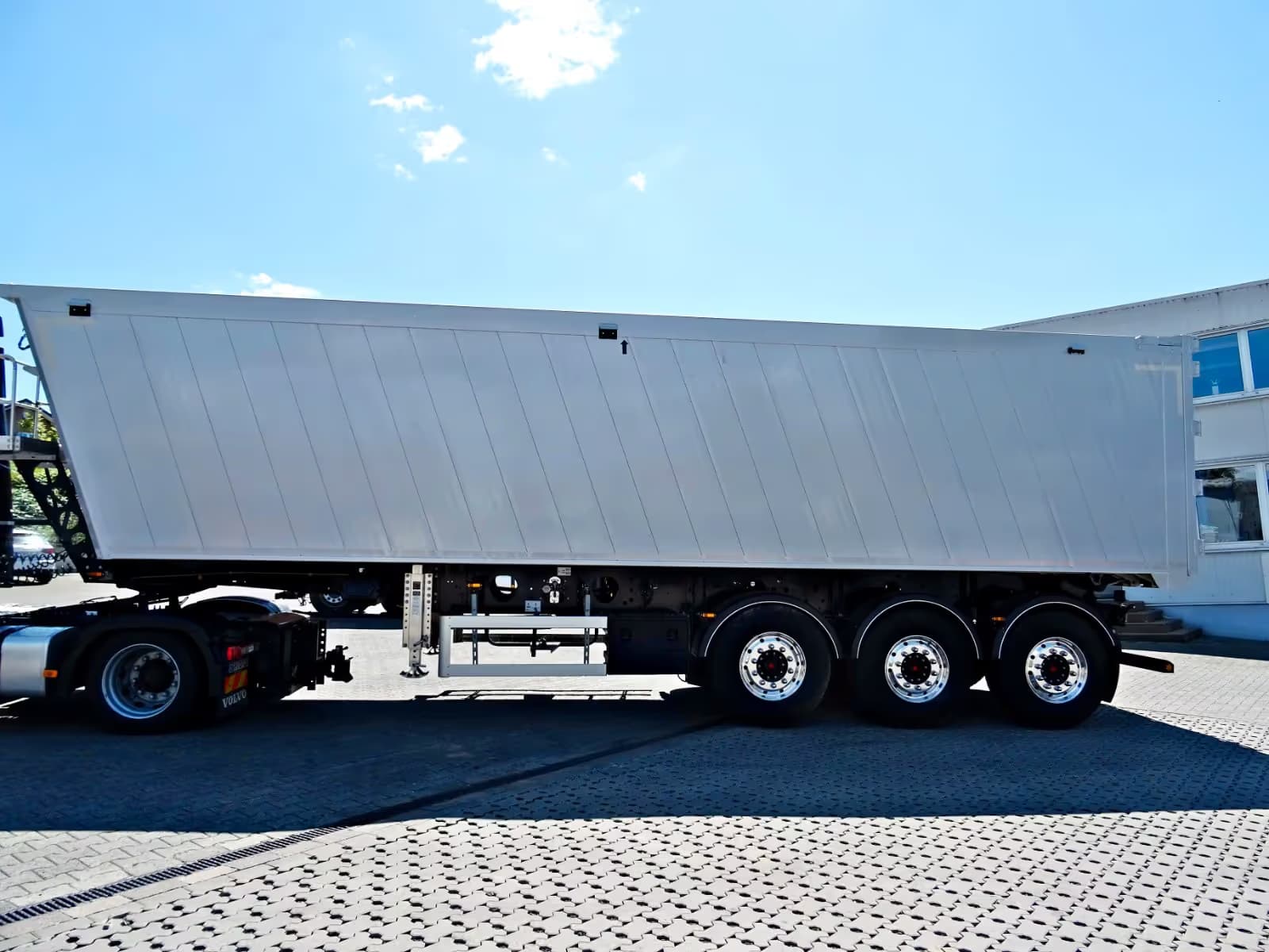 Langendorf 52m³ / Lg 5940 Kg / Vermietung 10