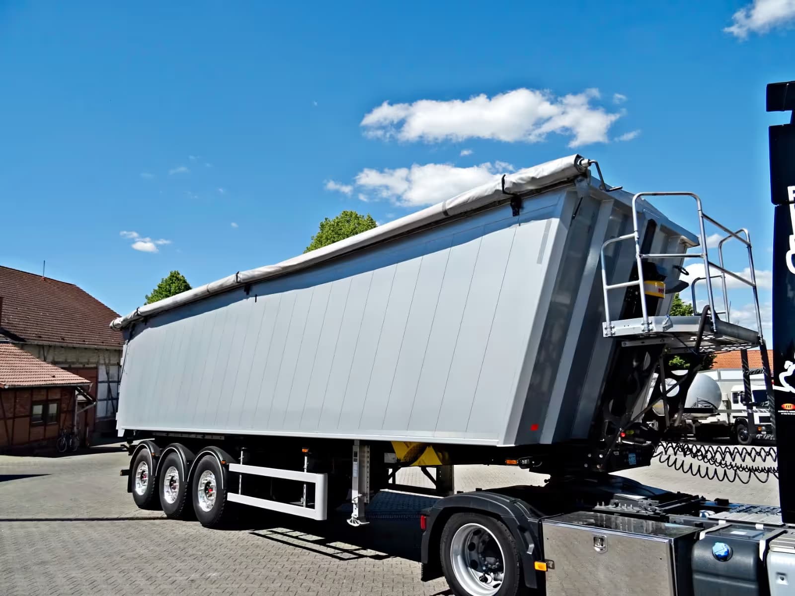 Langendorf 52m³ / Lg 5940 Kg / Vermietung 13
